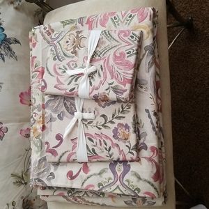 Pottery Barn Ivana Organic Percale Duvet Cover